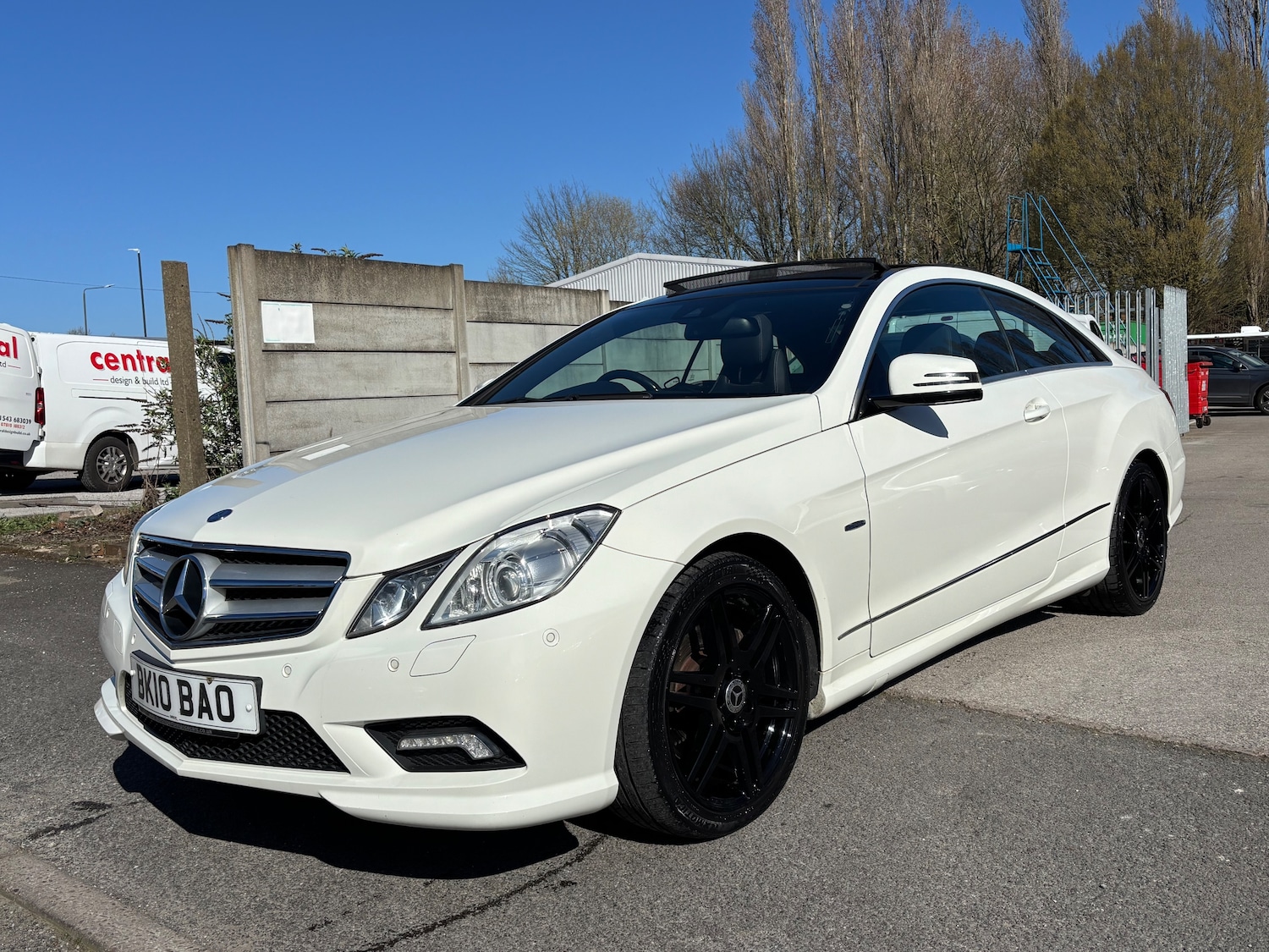 Used Mercedes-Benz E Class 2010 for sale - 77919107: Photo 3