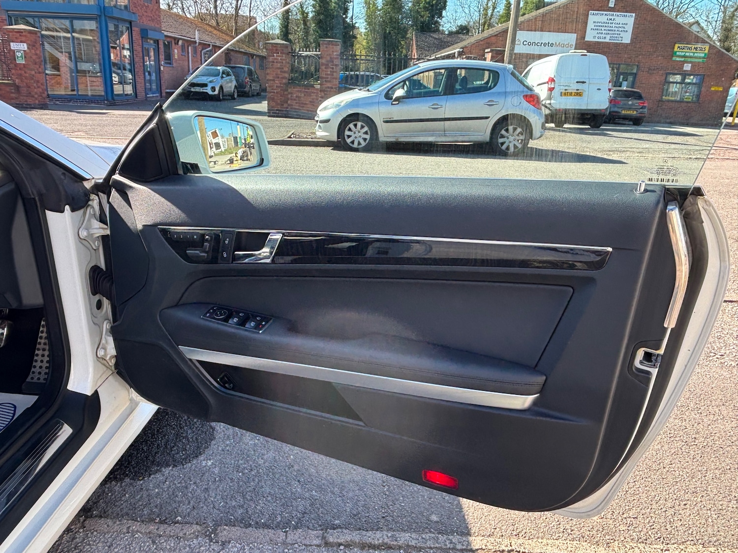 Used Mercedes-Benz E Class 2010 for sale - 77919107: Photo 9