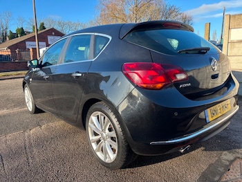 Used Vauxhall Astra 2013 for sale - 76712216: Photo