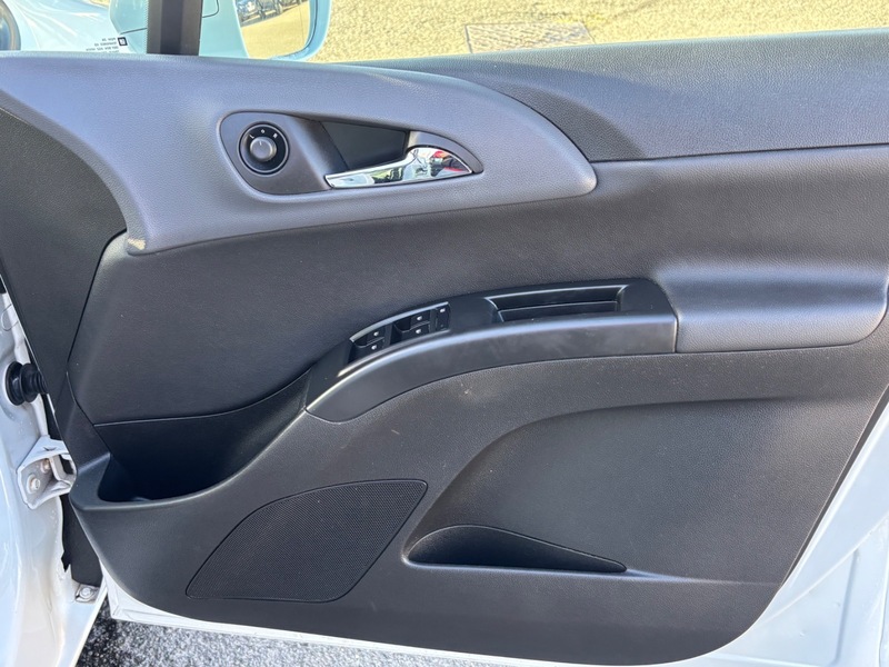 Used Vauxhall Meriva 2012 for sale - 76621470: Photo 24