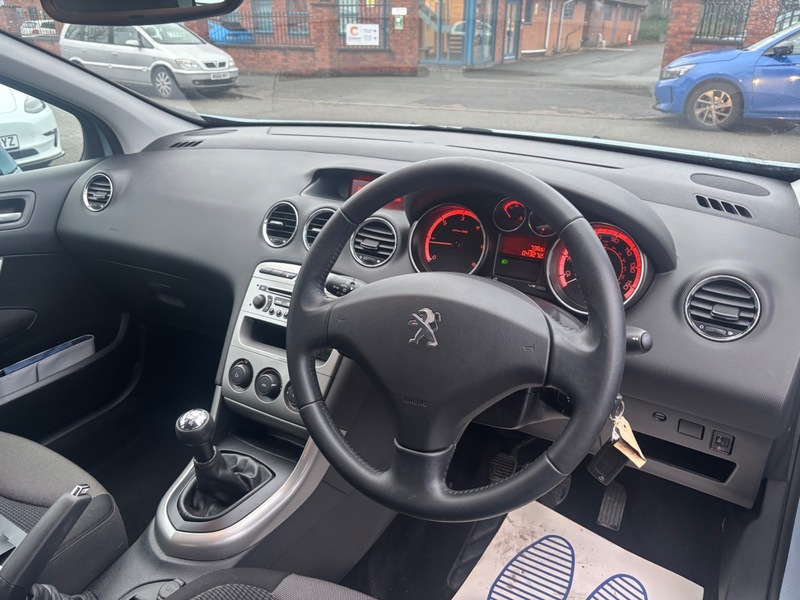 Used Peugeot 308 2012 for sale - 76934951: Photo 11