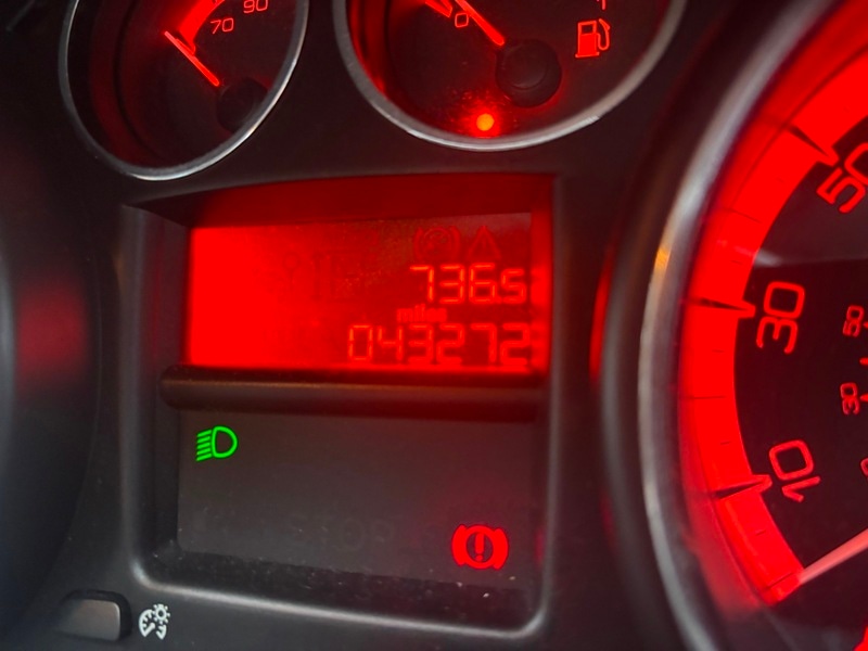 Used Peugeot 308 2012 for sale - 76934951: Photo 12