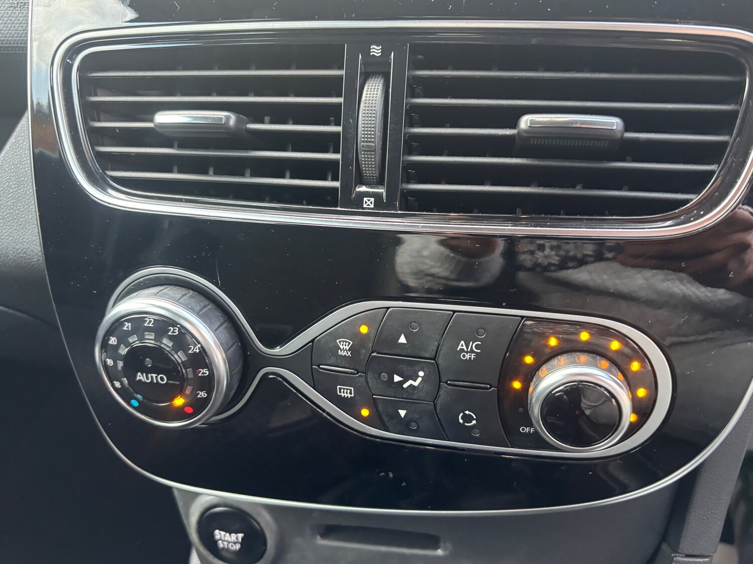 Used Renault Clio for sale - 78177251: Photo 17