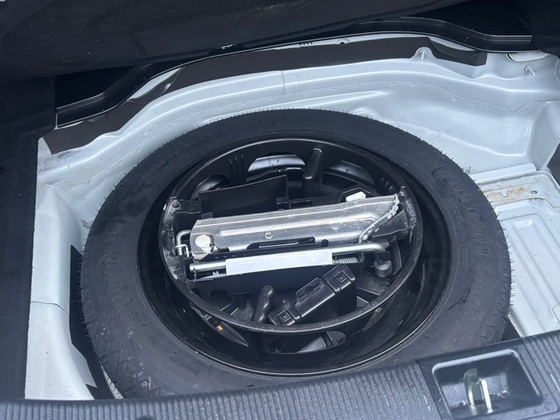 Used Mercedes-Benz E Class 2010 for sale - 77328873: Photo 15