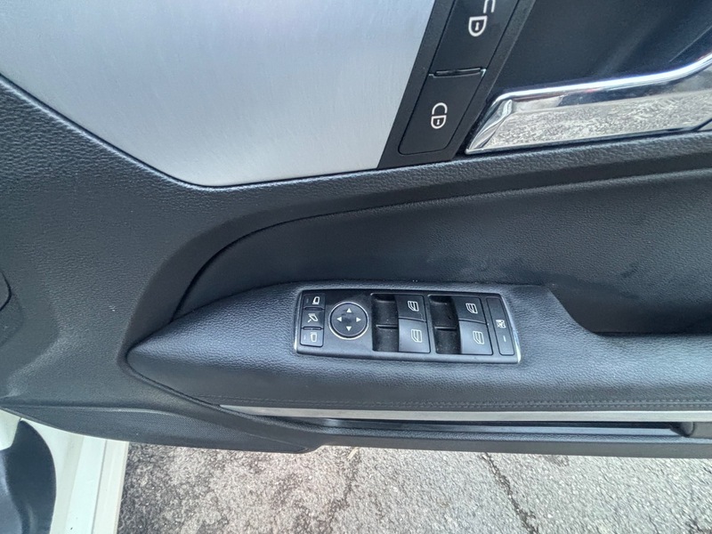 Used Mercedes-Benz E Class 2010 for sale - 77328873: Photo 38