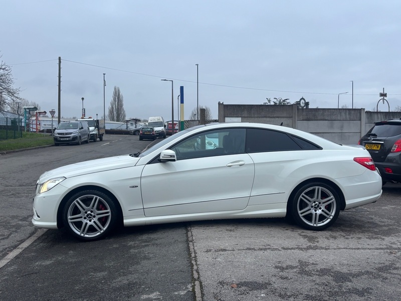 Used Mercedes-Benz E Class 2010 for sale - 77328873: Photo 42