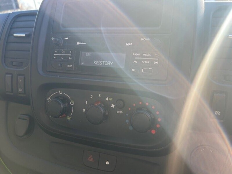 Used Vauxhall Vivaro 2016 for sale - 77172738: Photo 12