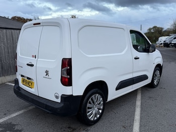 Used Peugeot Partner 2019 for sale - 76510189: Photo