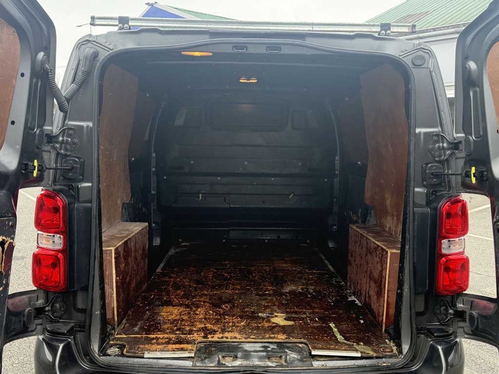 Used Vauxhall Vivaro 2020 for sale - 77609150: Photo 11