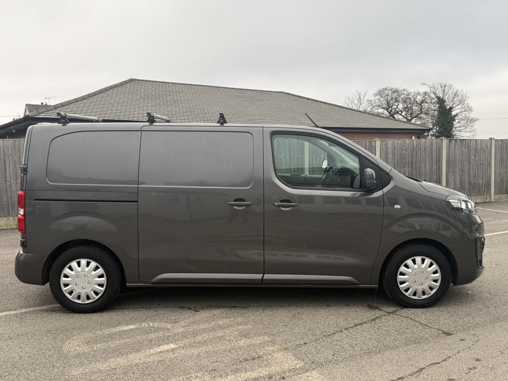 Used Vauxhall Vivaro 2020 for sale - 77609150: Photo 2