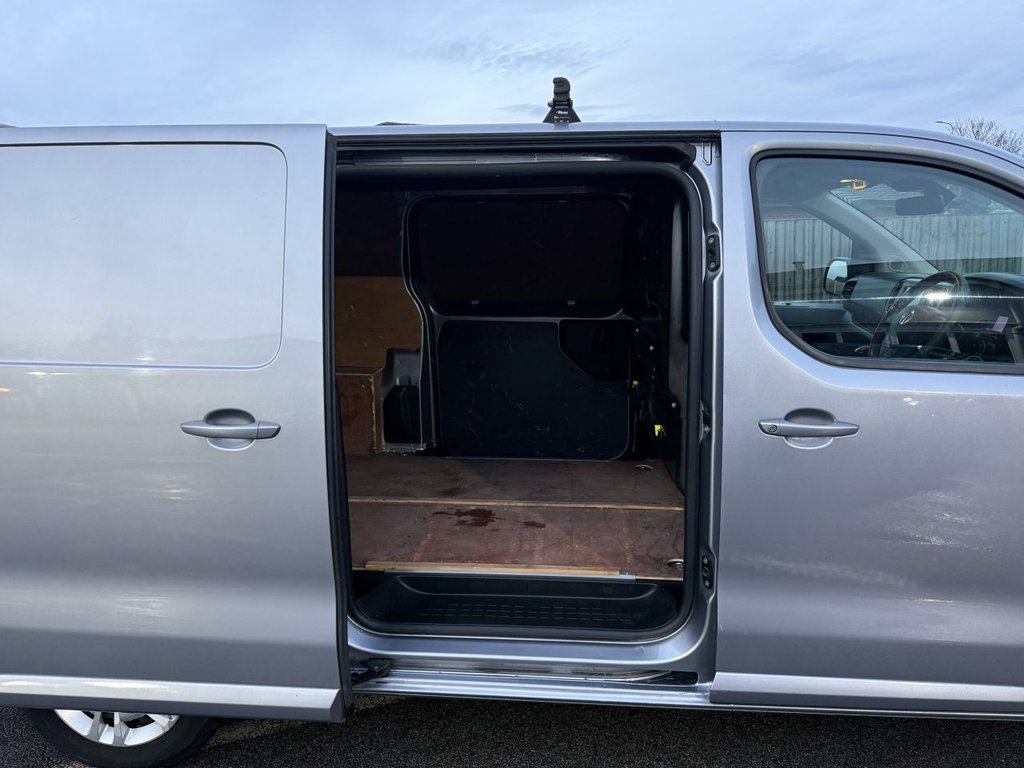 Used Vauxhall Vivaro 2020 for sale - 77200596: Photo 10