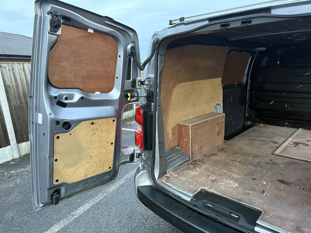 Used Vauxhall Vivaro 2020 for sale - 77200596: Photo 12