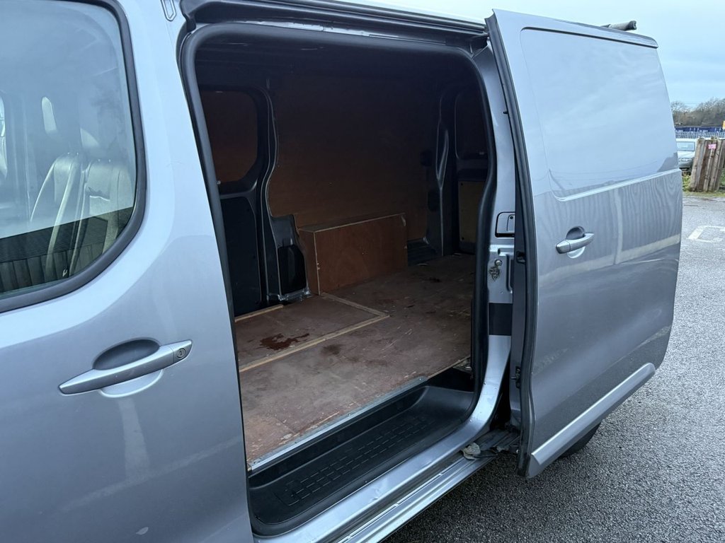 Used Vauxhall Vivaro 2020 for sale - 77200596: Photo 15