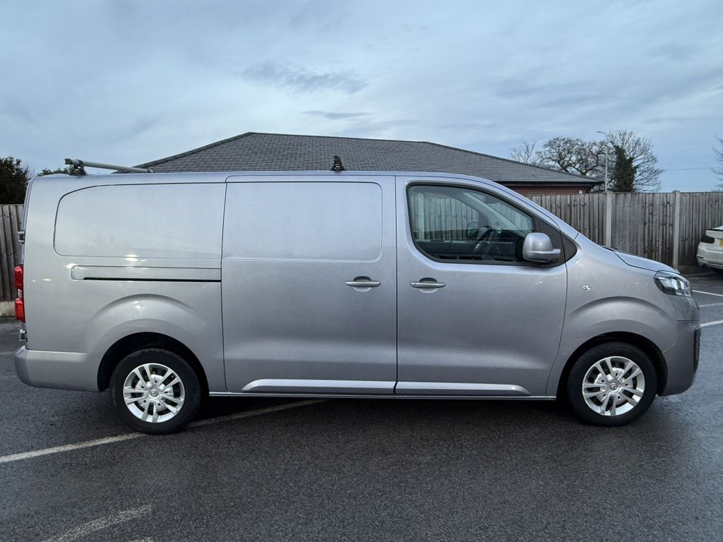 Used Vauxhall Vivaro 2020 for sale - 77200596: Photo 2