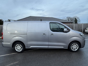 Used Vauxhall Vivaro 2020 for sale - 77200596: Photo