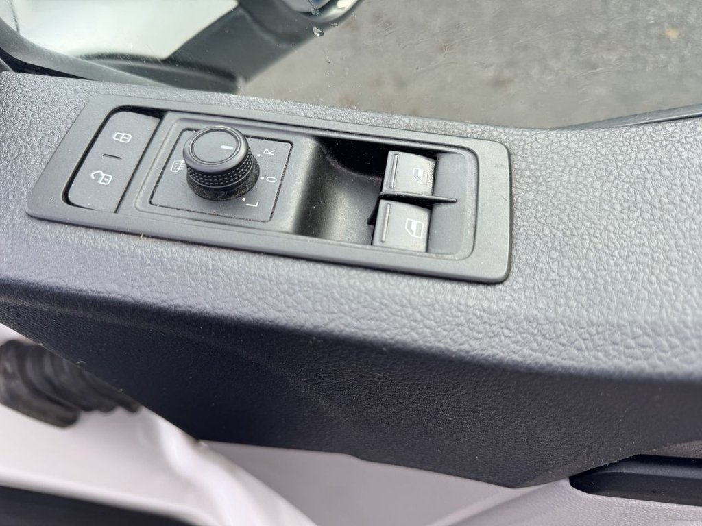 Used Volkswagen Transporter 2016 for sale - 76570255: Photo 24