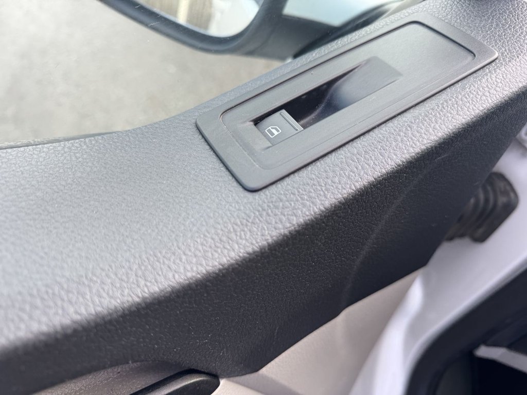 Used Volkswagen Transporter 2016 for sale - 76570255: Photo 37