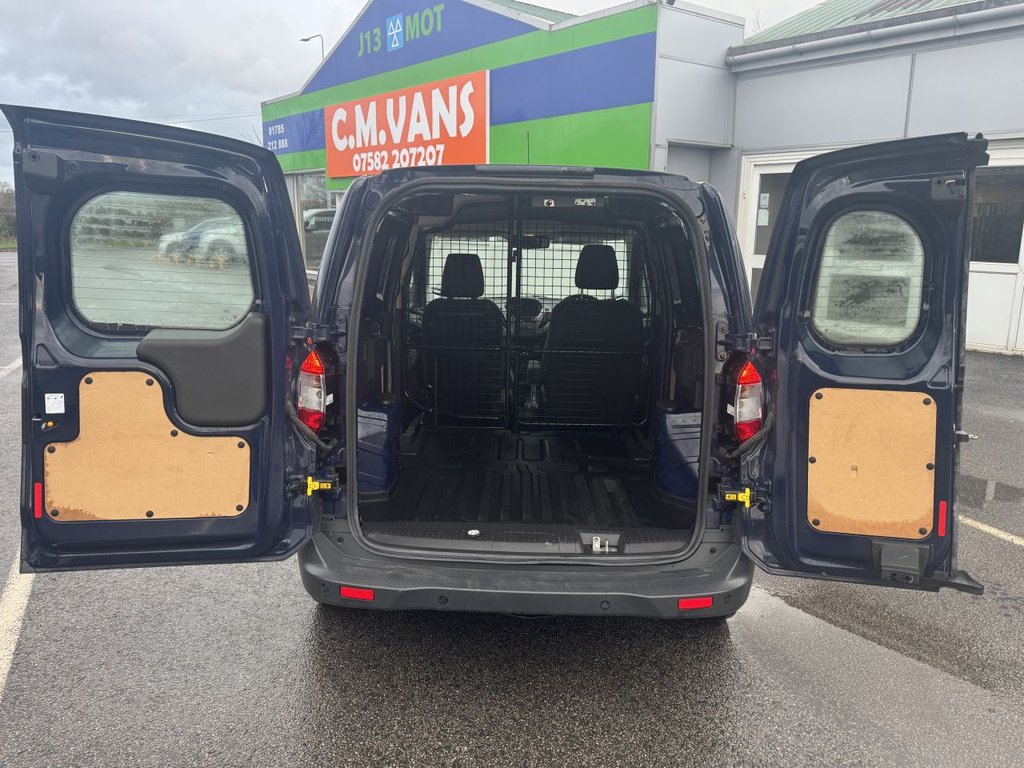 Used Ford Transit Courier 2020 for sale - 77620940: Photo 27