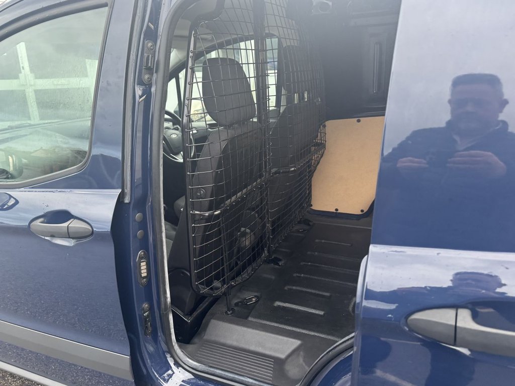 Used Ford Transit Courier 2020 for sale - 77620940: Photo 32