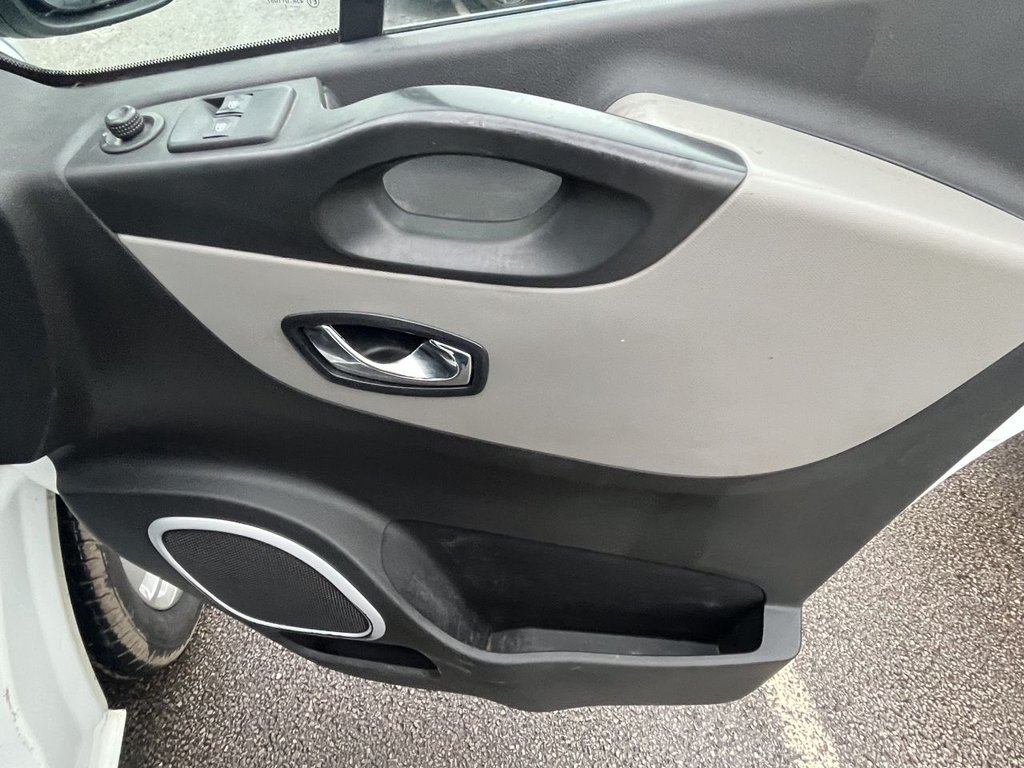 Used Renault Trafic 2017 for sale - 77293328: Photo 19