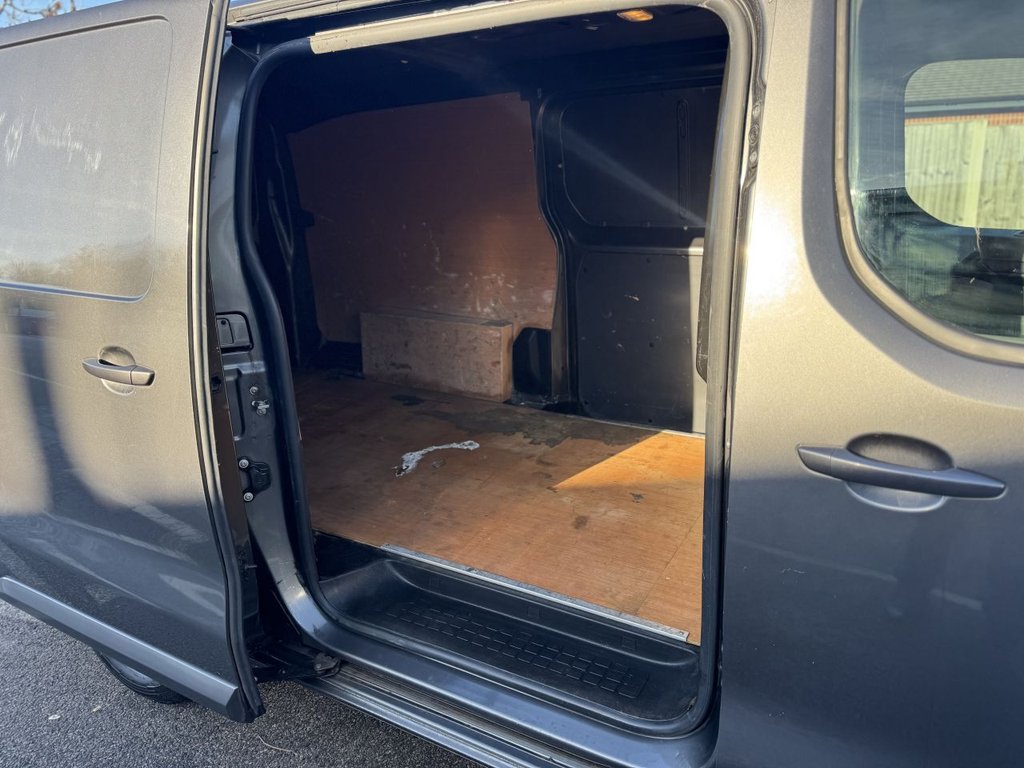 Used Vauxhall Vivaro 2022 for sale - 76570250: Photo 31