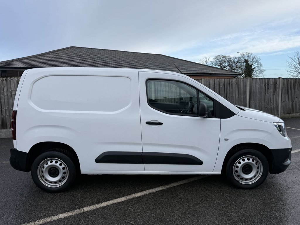 Used Vauxhall Combo 2021 for sale - 77394636: Photo 2