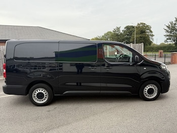 Used Vauxhall Vivaro 2022 for sale - 76118931: Photo 2
