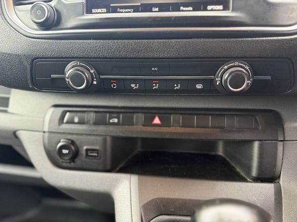Used Vauxhall Vivaro 2022 for sale - 76118931: Photo 30