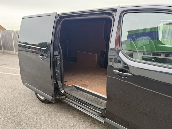 Used Vauxhall Vivaro 2022 for sale - 76118931: Photo 3