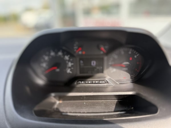 Used Peugeot Partner 2020 for sale - 75653904: Photo 27