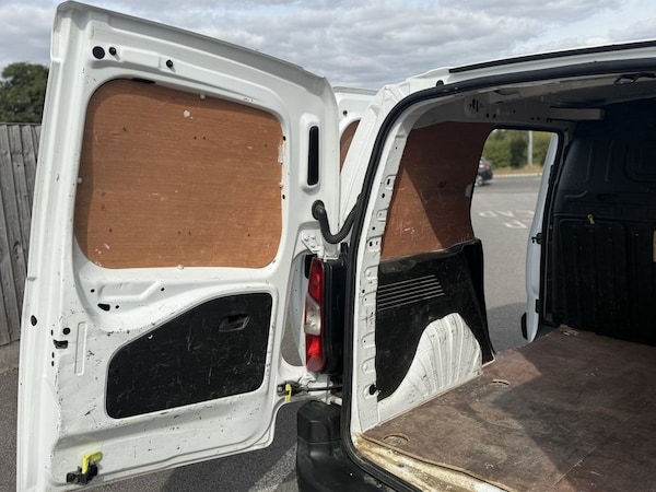 Used Peugeot Partner 2020 for sale - 75653904: Photo 7