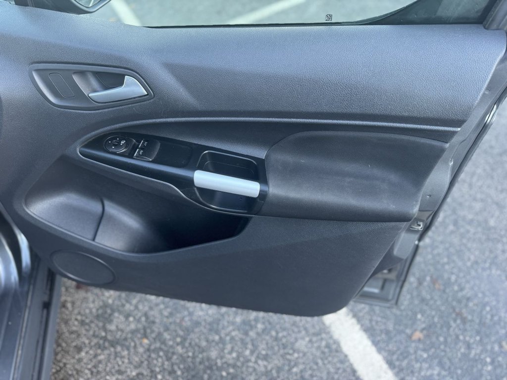 Used Ford Transit Connect 2018 for sale - 76632280: Photo 32