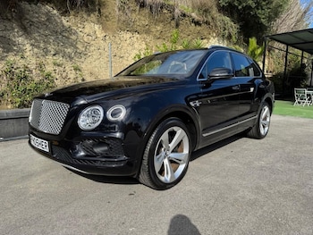 2017 (05) - 6.0 W12 Mulliner SUV 5dr Petrol Auto 4WD Euro 6 (s/s) 4Seat (608 ps) LHD