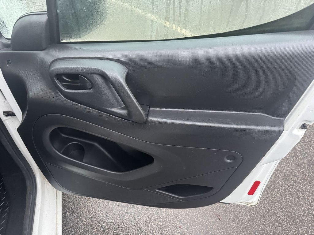 Used Peugeot Partner 2015 for sale - 77139473: Photo 29