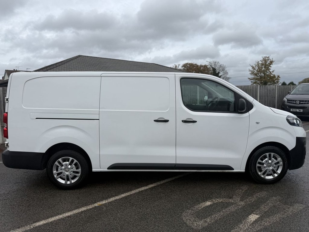 Used Vauxhall Vivaro 2020 for sale - 76520373: Photo 2