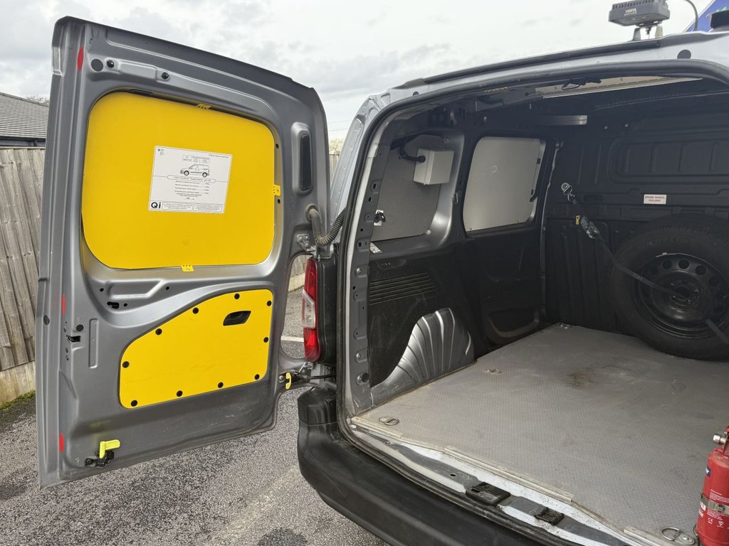 Used Peugeot Partner 2020 for sale - 77370150: Photo 11
