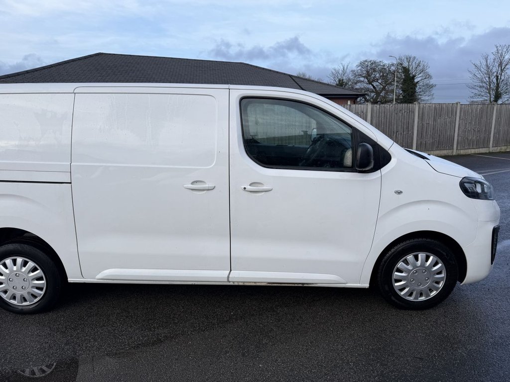 Used Vauxhall Vivaro 2020 for sale - 77293161: Photo 2