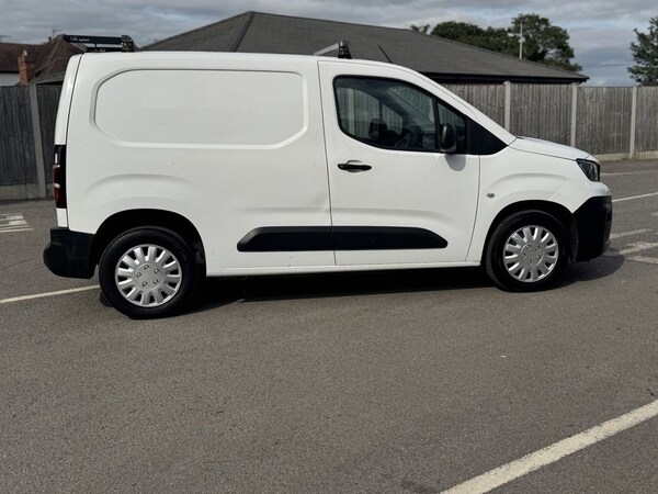 Used Peugeot Partner 2020 for sale - 75653931: Photo 15
