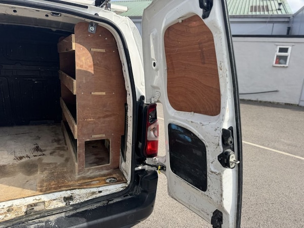 Used Peugeot Partner 2020 for sale - 75653931: Photo 30