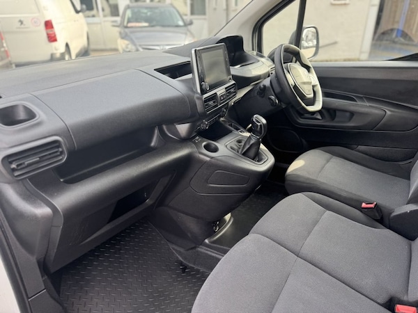 Used Peugeot Partner 2020 for sale - 75653931: Photo 37