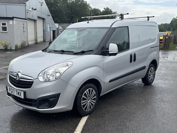 Used Vauxhall Combo 2017 for sale - 75335755: Photo