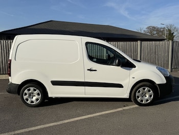 Used Peugeot Partner 2018 for sale - 74156136: Photo