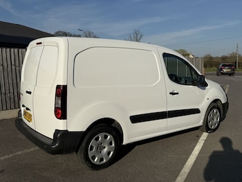 Used Peugeot Partner 2018 for sale - 74156136: Photo