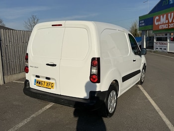 Used Peugeot Partner 2018 for sale - 74156136: Photo