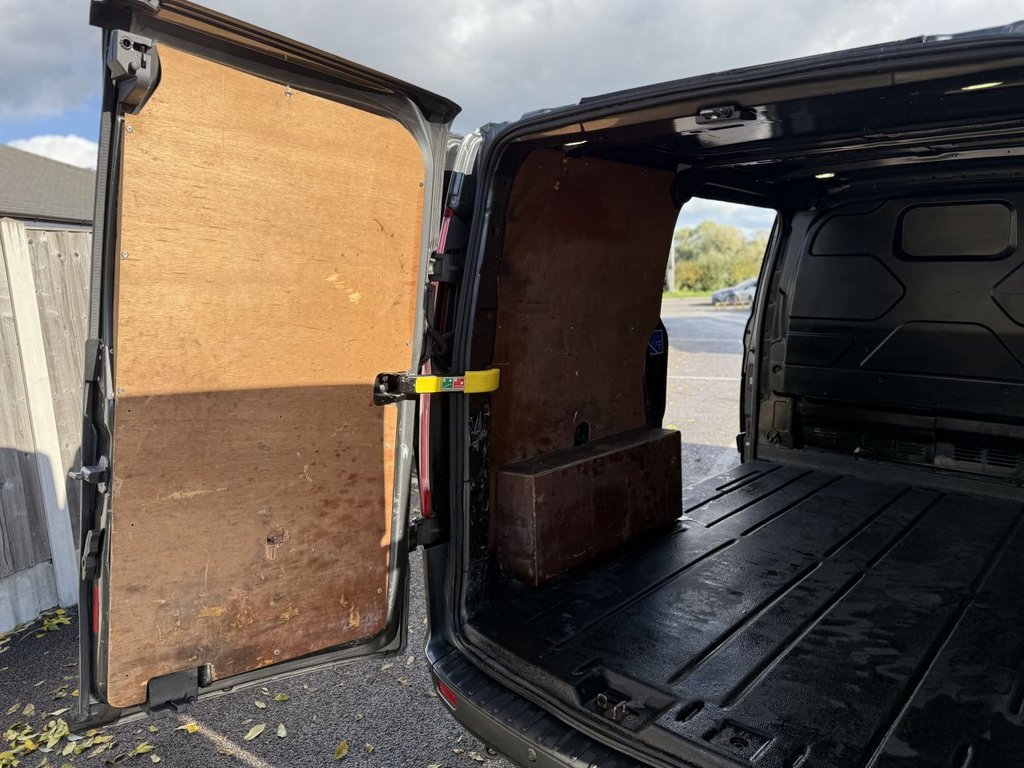 Used Ford Transit Custom 2017 for sale - 76367821: Photo 7