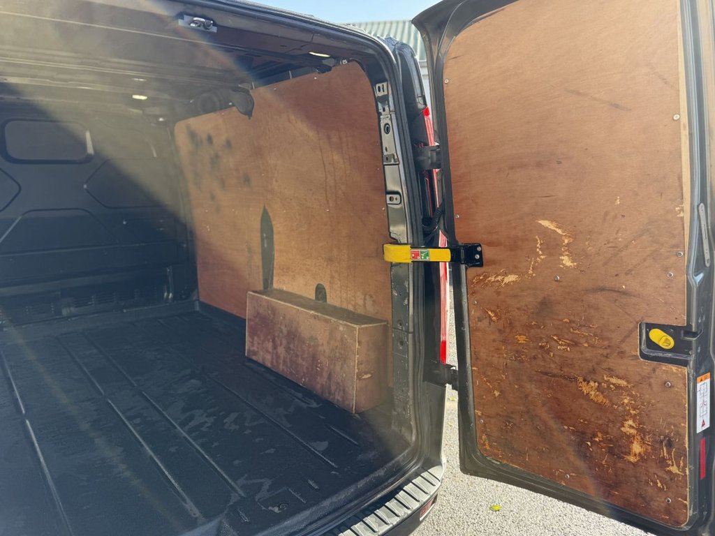 Used Ford Transit Custom 2017 for sale - 76367821: Photo 8