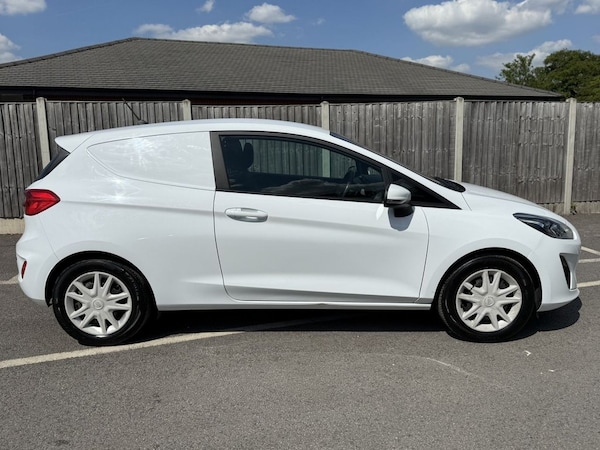 Used Ford Fiesta Van 2019 for sale - 74616803: Photo 2
