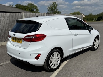 Used Ford Fiesta Van 2019 for sale - 74616803: Photo