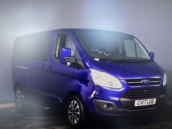 Used Ford Tourneo Custom 2017 for sale - 77369889: Photo