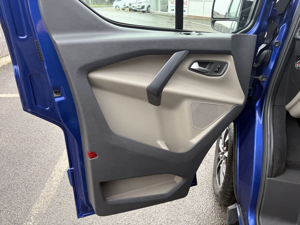 Used Ford Tourneo Custom 2017 for sale - 77369889: Photo 24